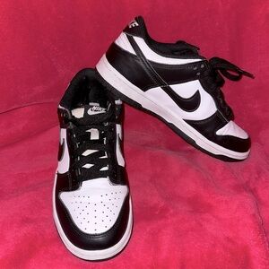 Nike Dunk Low -Black and white (pandas)